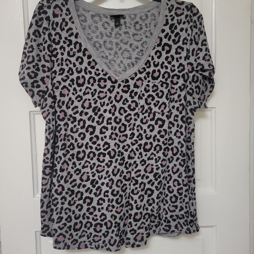 Leopard Print Tshirt w/ pocket